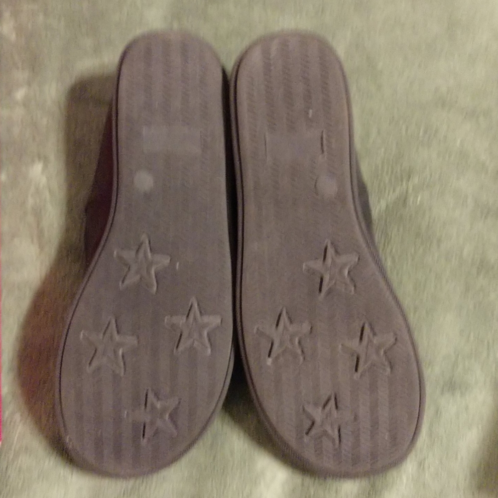 Shoes - Picture 4 of 5